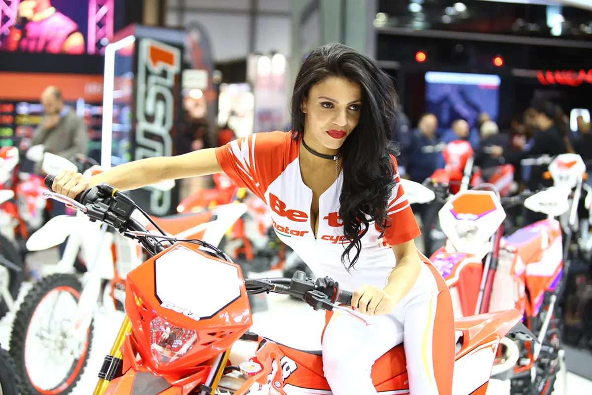 EICMA 2016: le ragazze più belle del Salone (15)