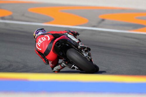 MotoGP. Livrea rosso (RED) per le Aprilia a Valencia (5)