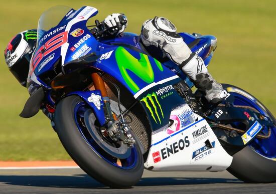 MotoGP. Lorenzo conquista la pole del GP di Valencia