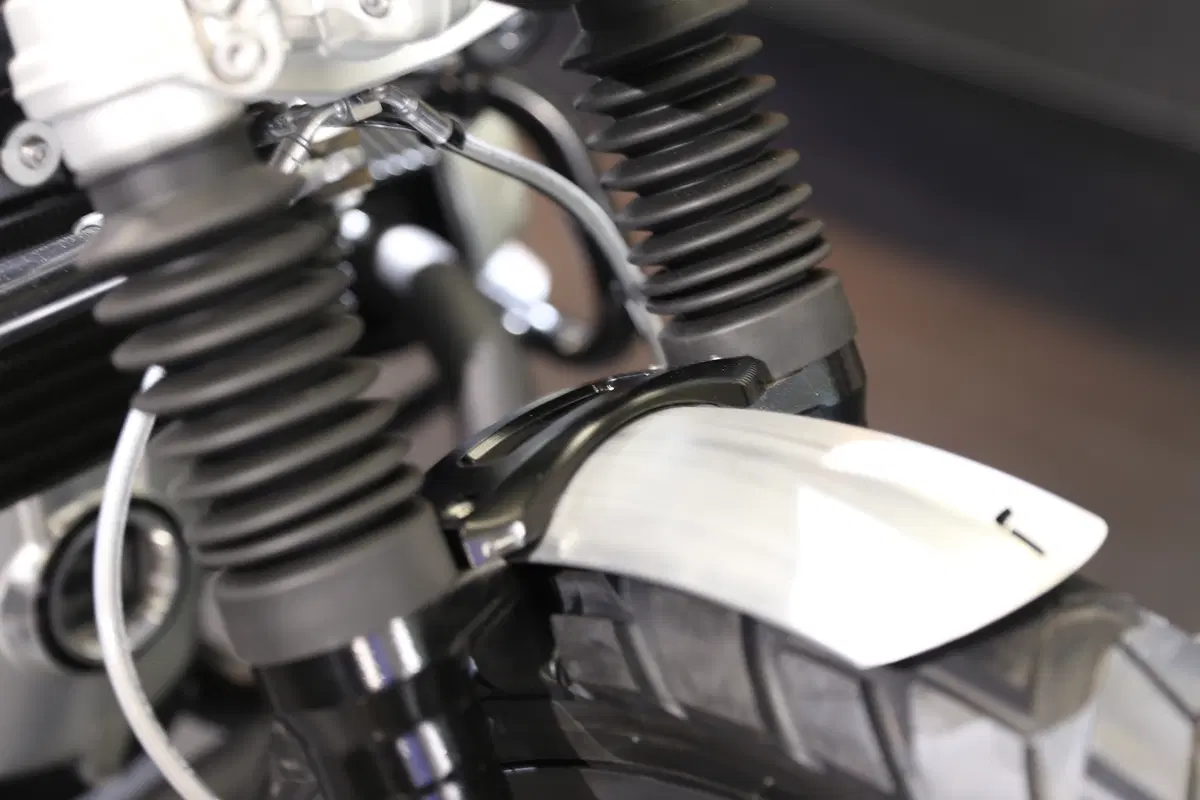 BMW R NineT Scrambler by Rizoma: ce la raccontano Parodi e Taglioretti
