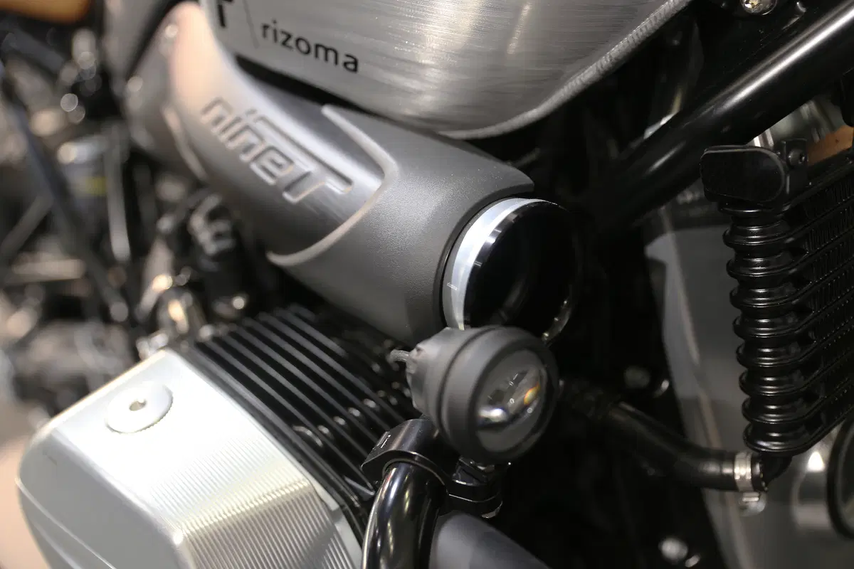 BMW R NineT Scrambler by Rizoma: ce la raccontano Parodi e Taglioretti (11)