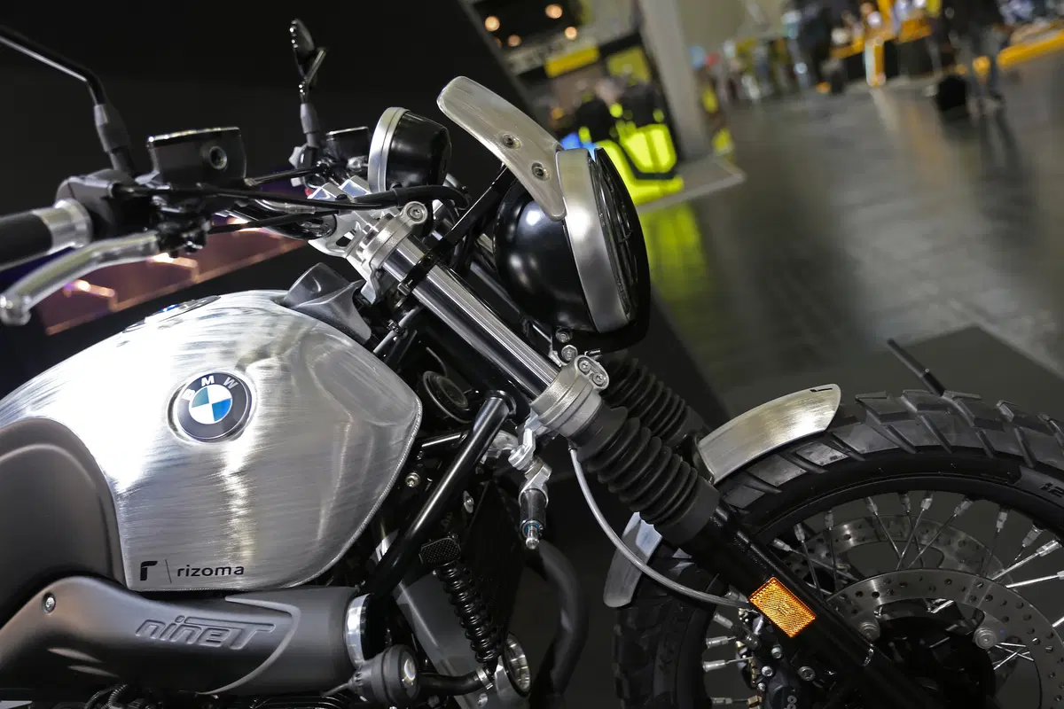 BMW R NineT Scrambler by Rizoma: ce la raccontano Parodi e Taglioretti (12)