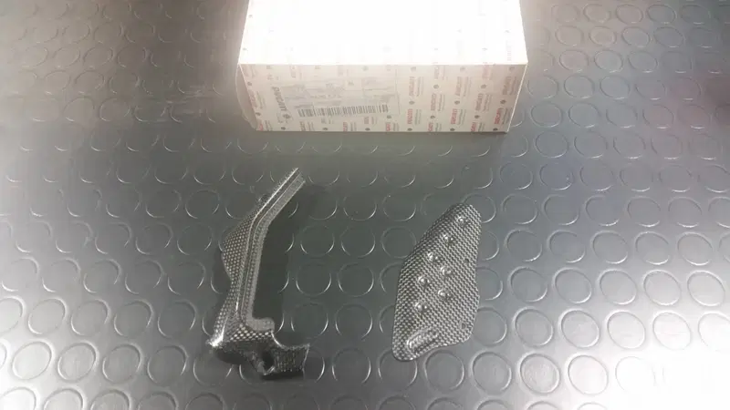 Cp pignone+piastra paracoppa carbonio Ducati
