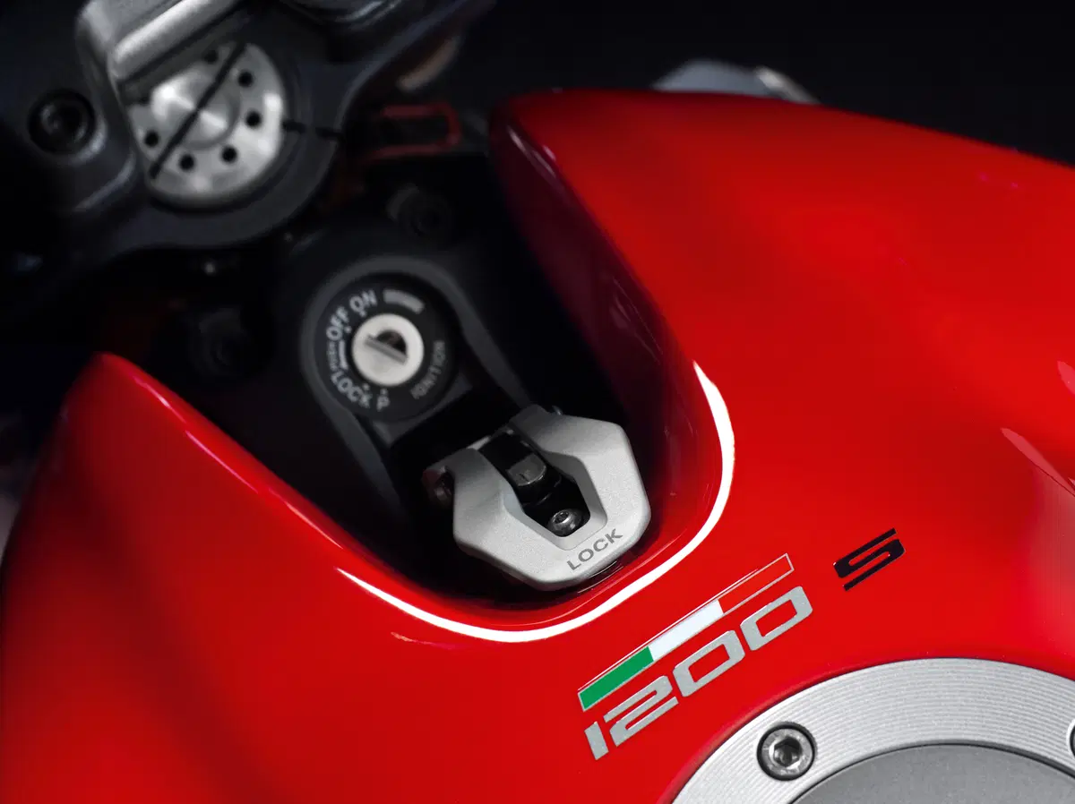 Ducati Monster 1200 S 2017 TEST. L'essenza della Monster! (14)
