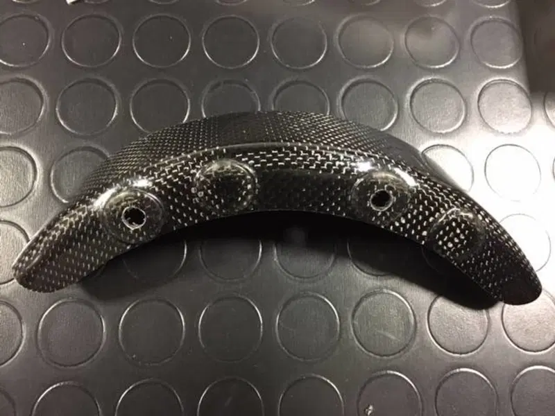 Paraspr. posteriore corona carbonio Ducati