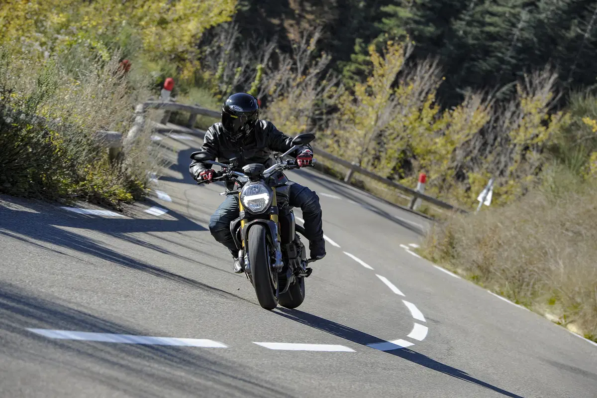 Ducati Monster 1200 S 2017 TEST. L'essenza della Monster! (26)
