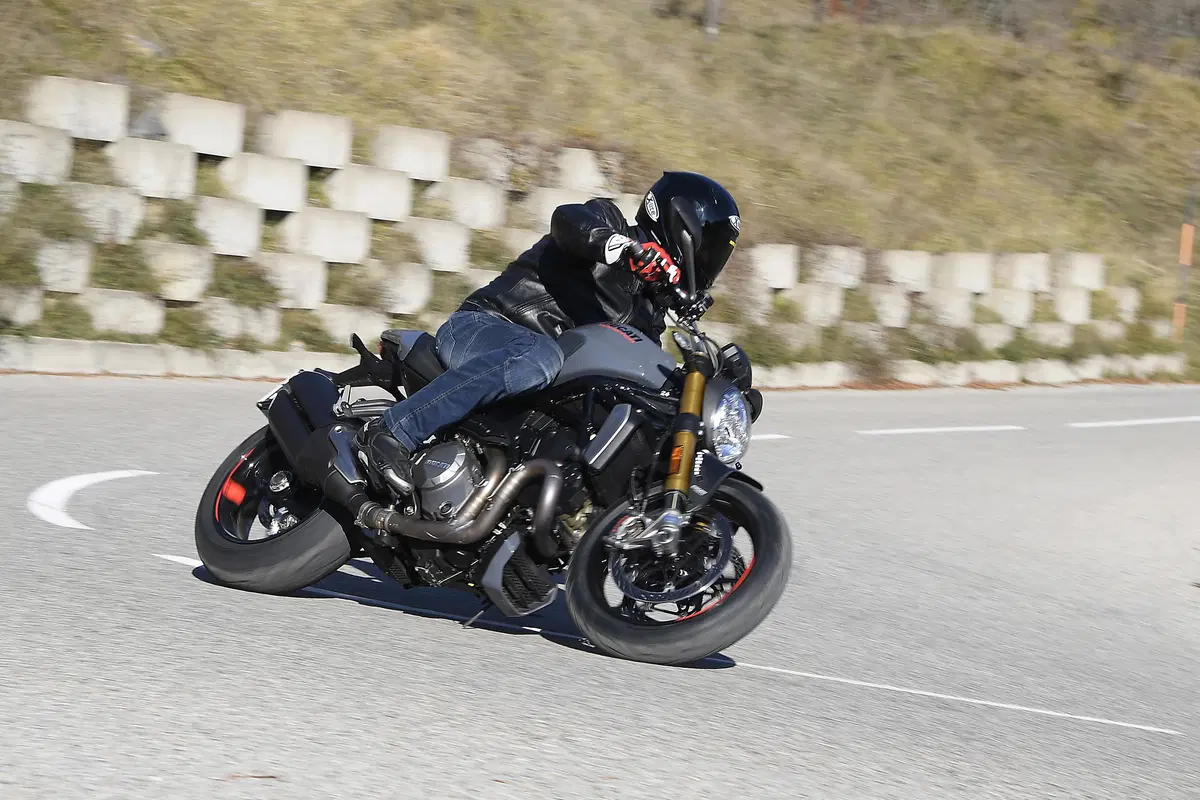 Ducati Monster 1200 S 2017 TEST. L'essenza della Monster! (29)