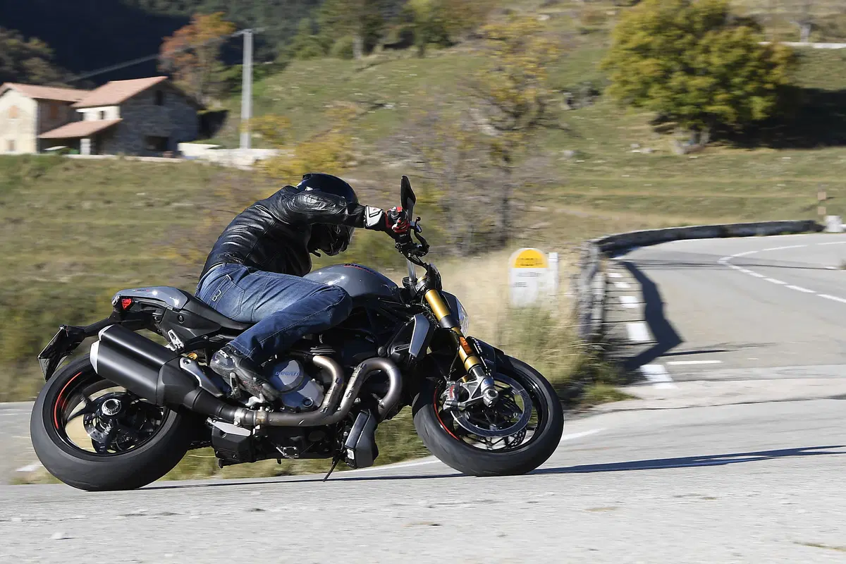 Ducati Monster 1200 S 2017 TEST. L'essenza della Monster! (30)