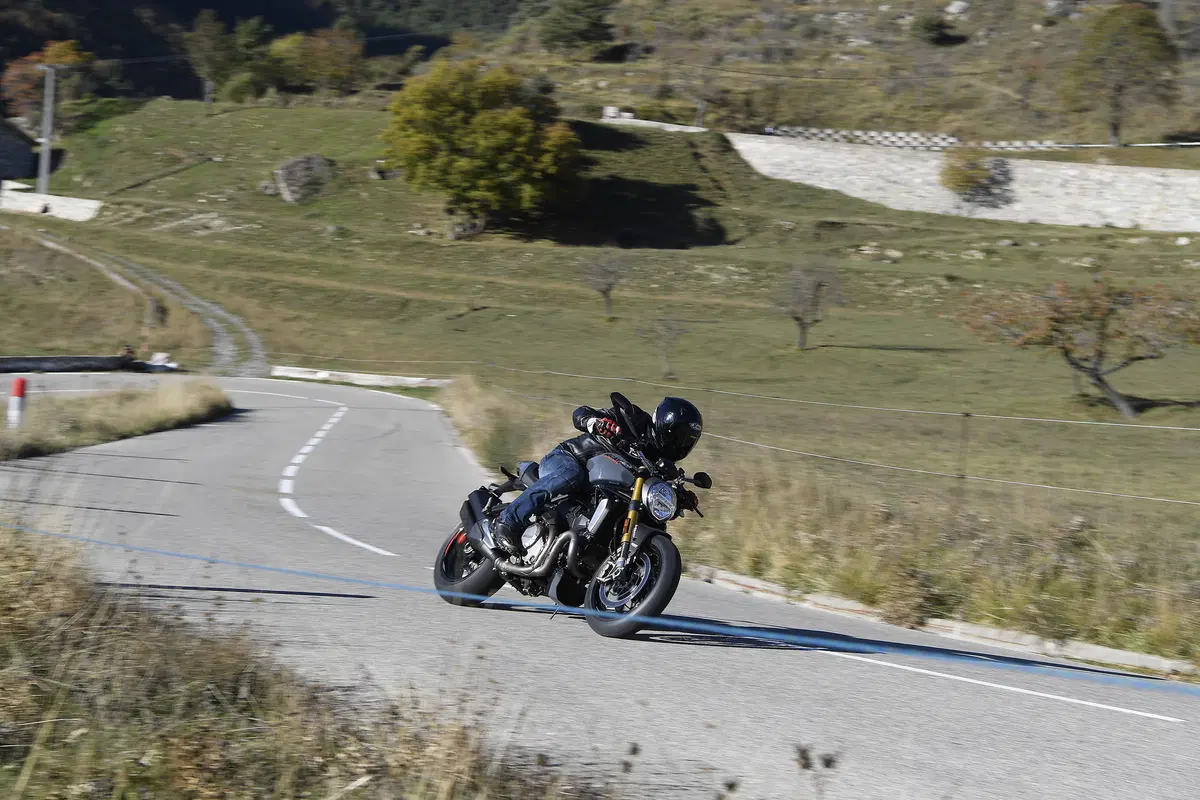 Ducati Monster 1200 S 2017 TEST. L'essenza della Monster! (31)