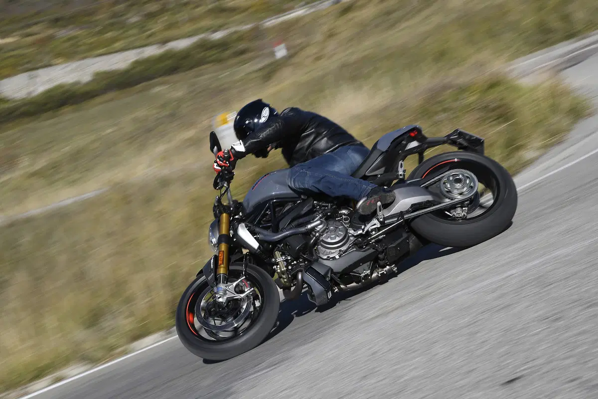 Ducati Monster 1200 S 2017 TEST. L'essenza della Monster! (35)