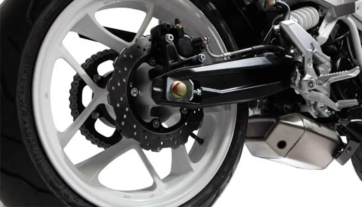 Hyosung GD 250 R GD 250 R (2017 - 18) (8)