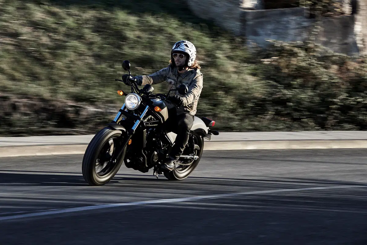 Honda CMX 500 Rebel, nuova custom 2017. Foto e dati (8)
