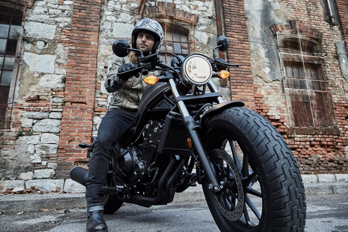 Honda CMX 500 Rebel, nuova custom 2017. Foto e dati (2)
