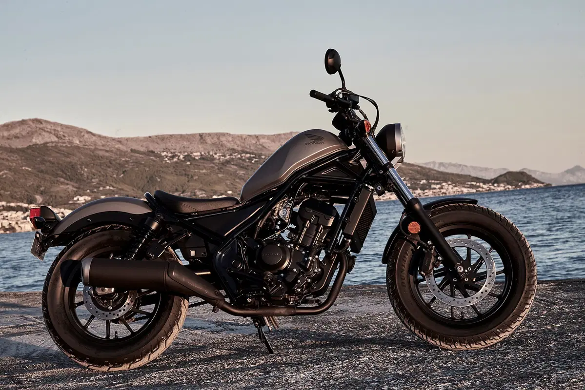 Honda CMX 500 Rebel, nuova custom 2017. Foto e dati (14)