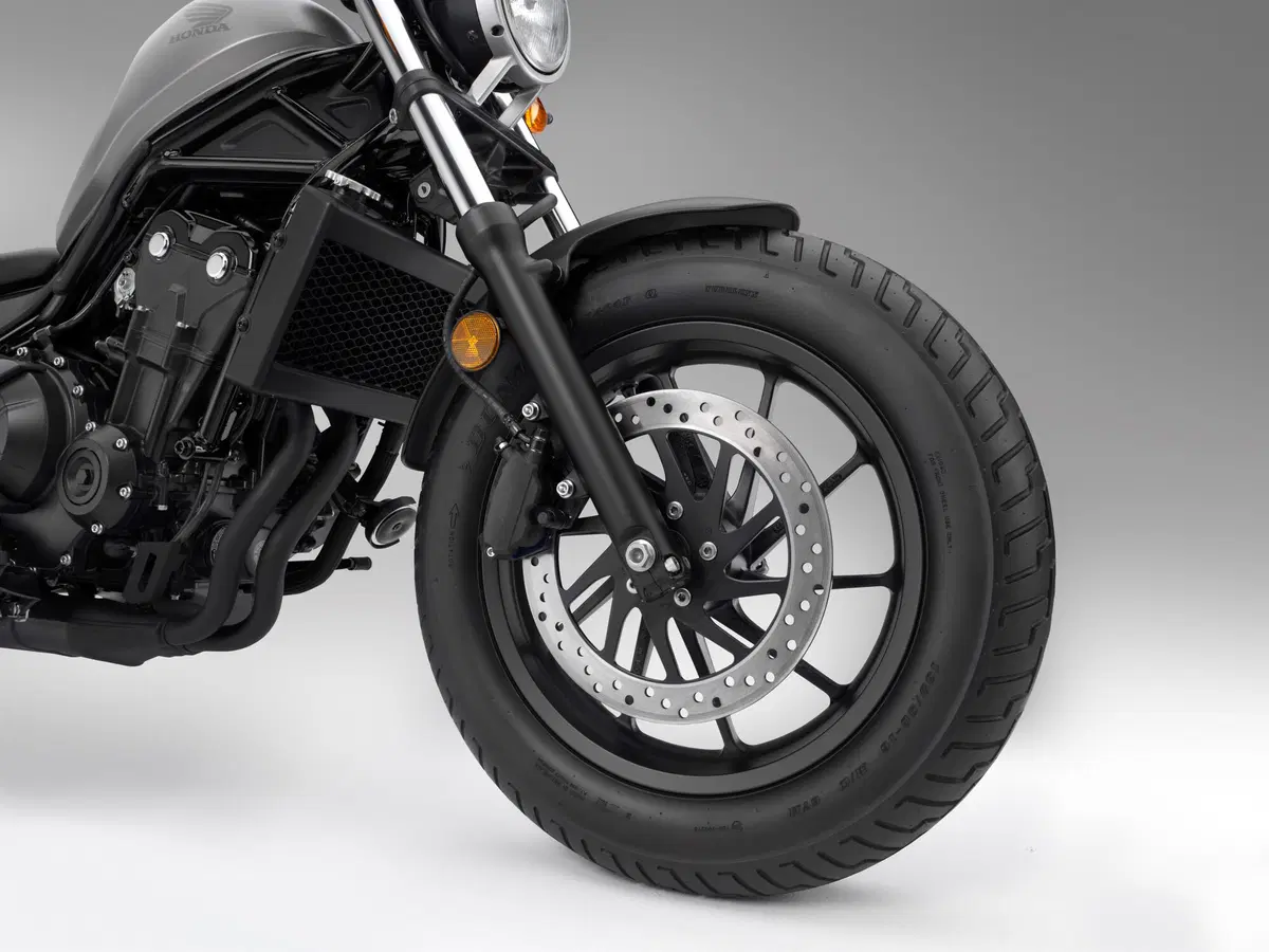 Honda CMX 500 Rebel, nuova custom 2017. Foto e dati (38)