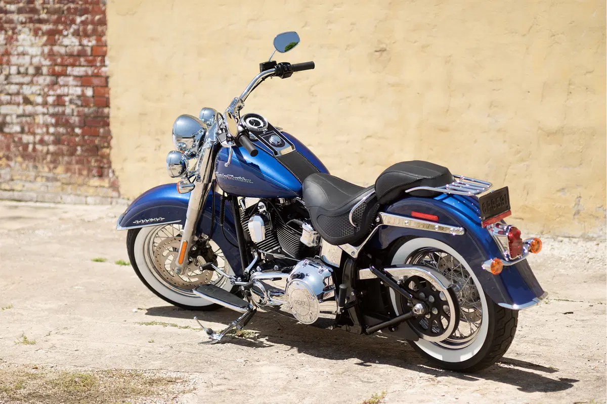 Harley-Davidson Softail 1690 Deluxe (2016 - 17) - FLSTN (6)