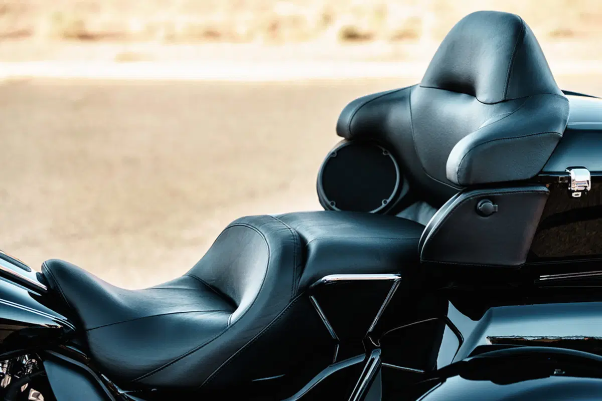 Harley-Davidson Trike 107 Tri Glide Ultra (2017 - 18) - FLHTCUTG (3)