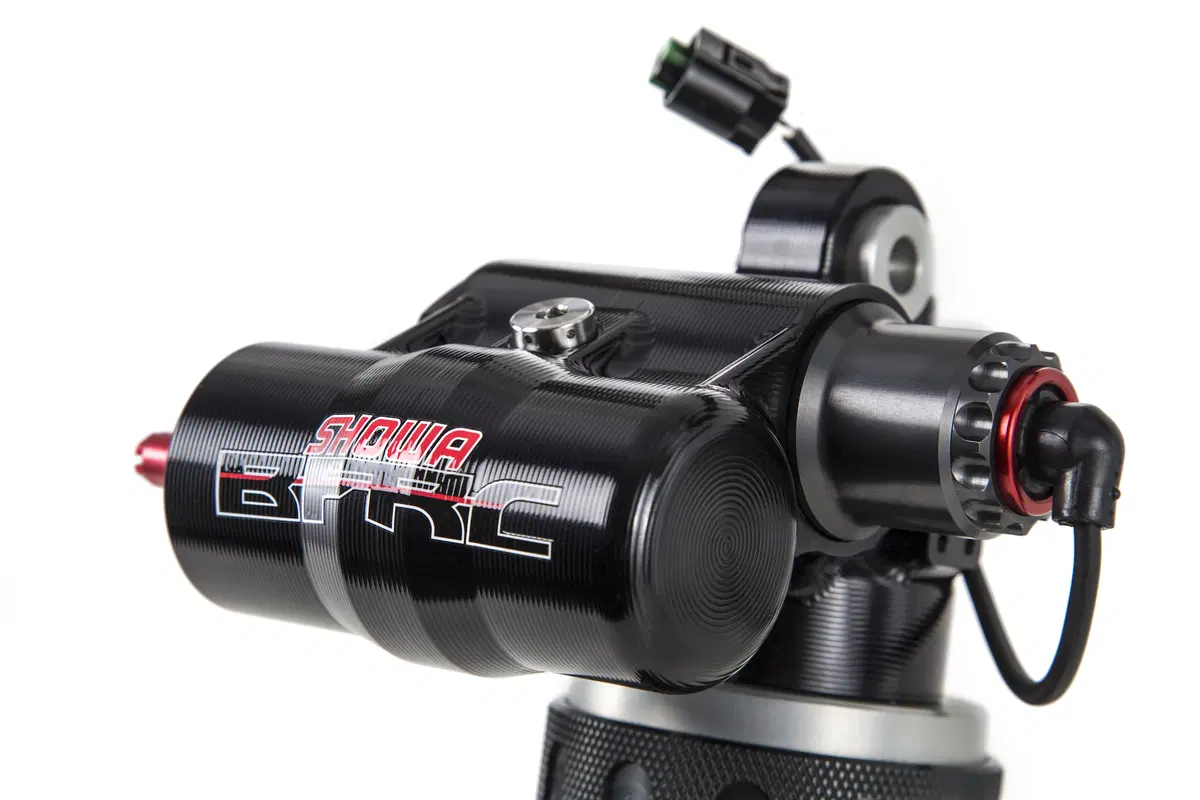 Showa ad EICMA 2016: kit di aggiornamento e sospensioni semiattive (4)
