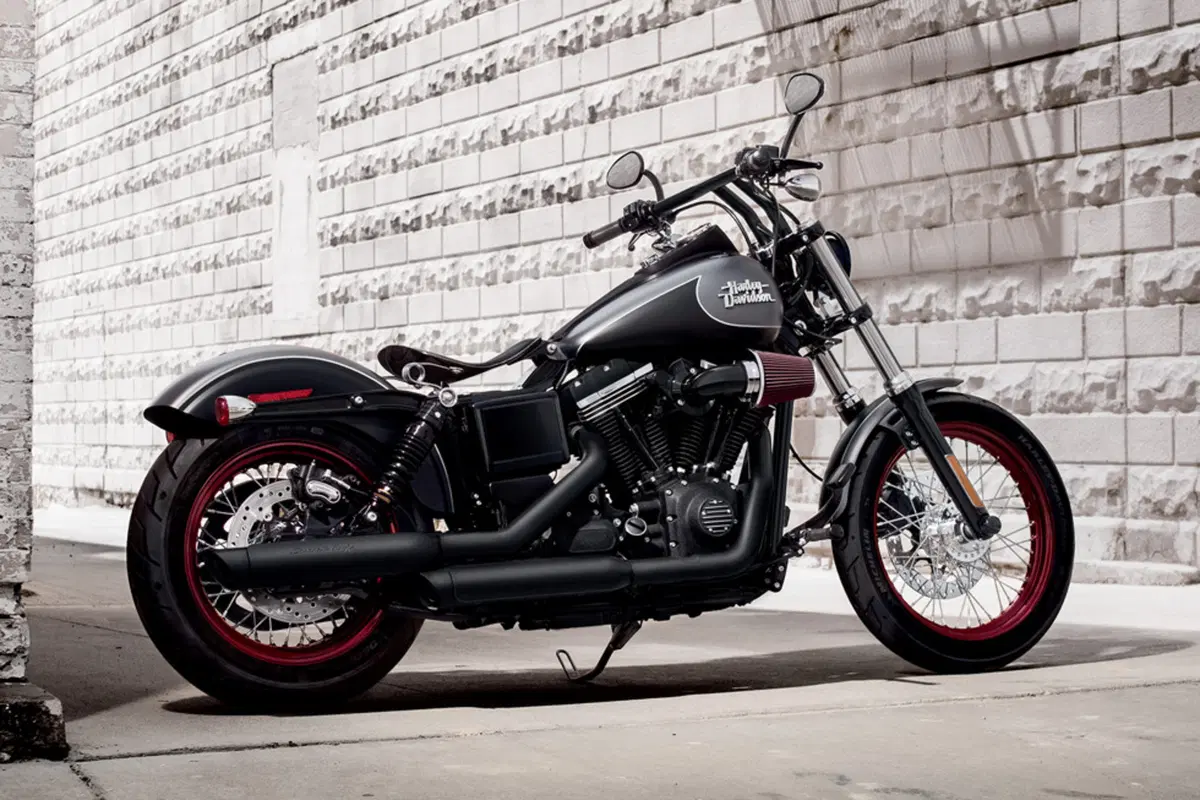 Harley-Davidson Dyna 1690 Street Bob (2017) - FXDB (4)