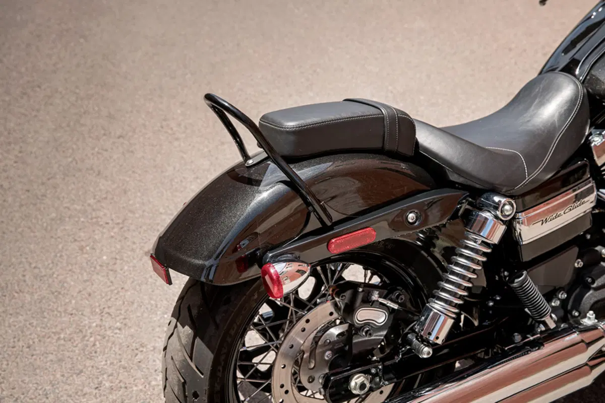 Harley-Davidson Dyna 1690 Wide Glide (2010 - 17) - FXDWG (17)
