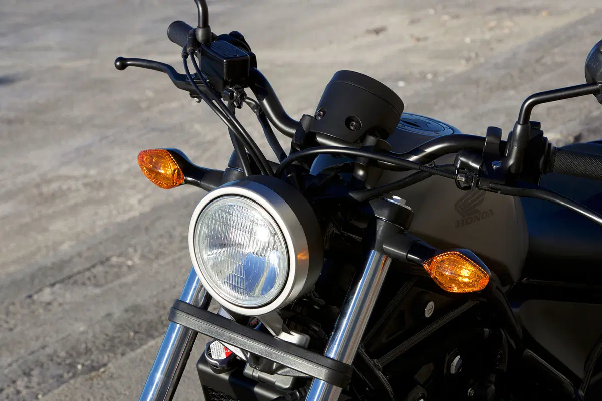 Nuova Honda Rebel 300, la piccola bobber USA (5)