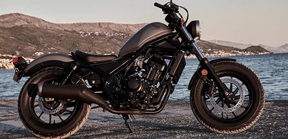 Nuova Honda Rebel 300, la piccola bobber USA (4)