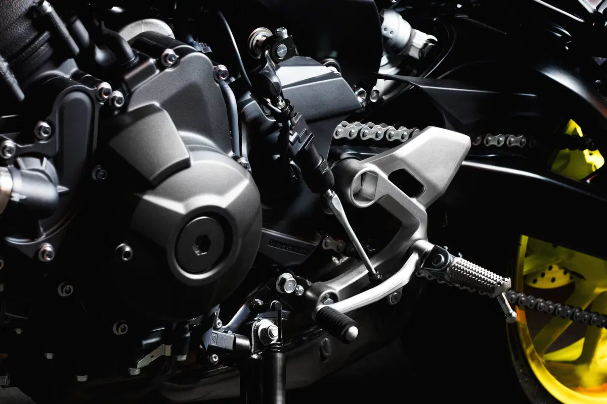 Yamaha MT-09 2017 (2)