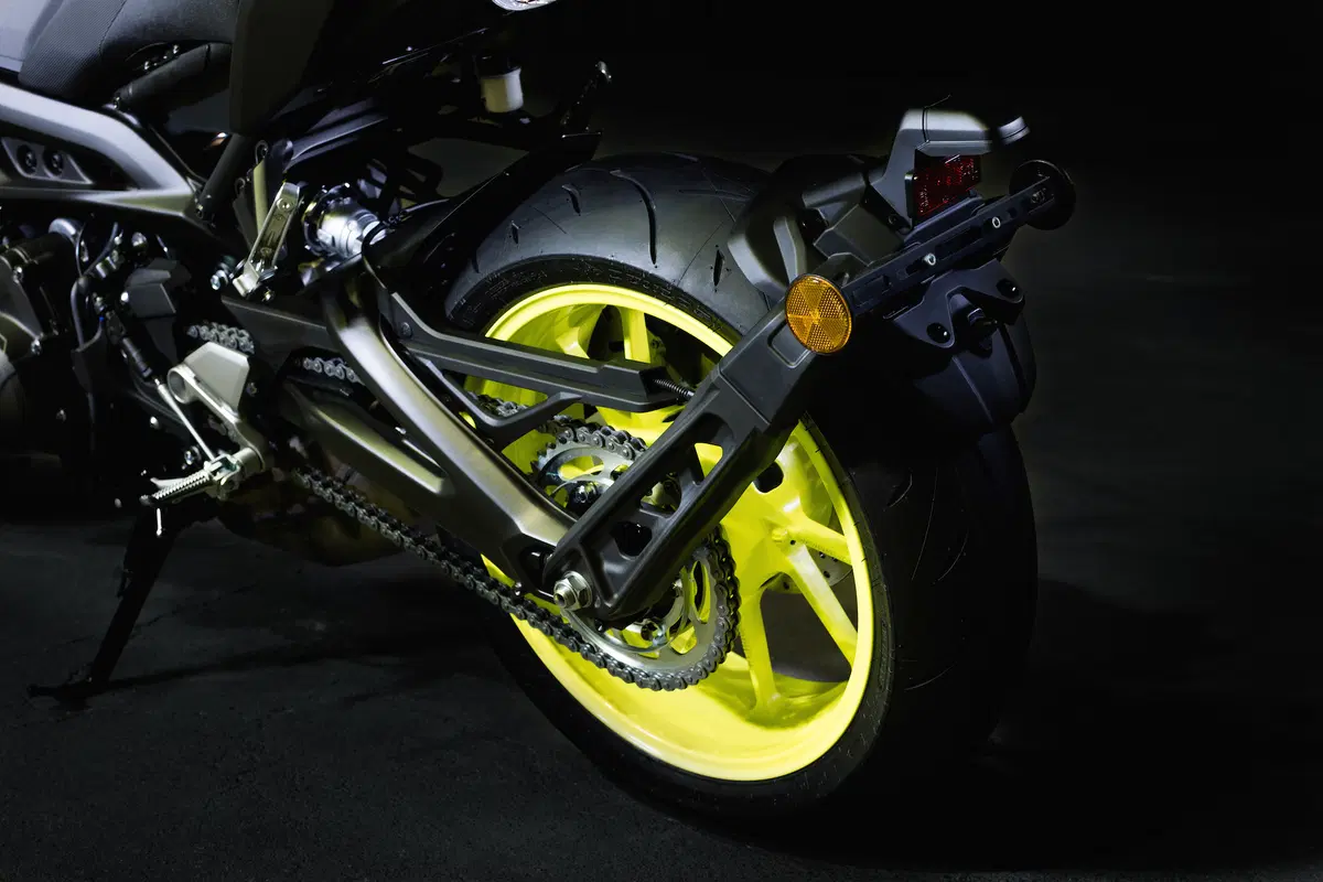 Yamaha MT-09 2017 (4)