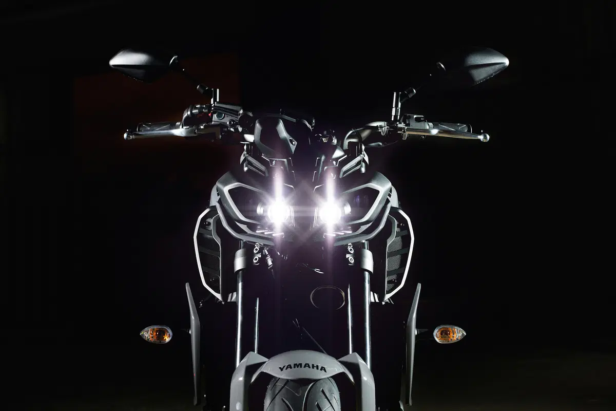 Yamaha MT-09 2017 (5)