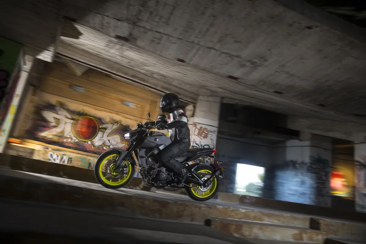 Yamaha MT-09 2017 (5)