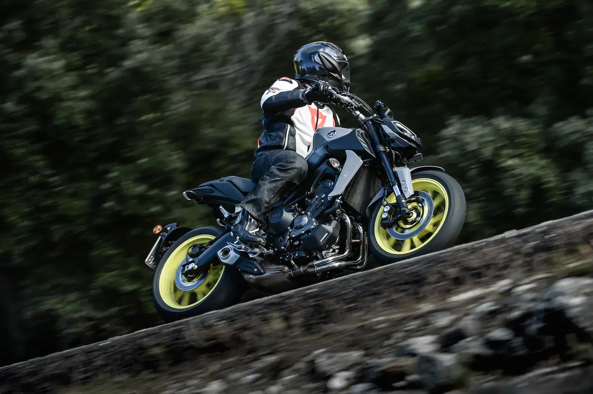 Yamaha MT-09 2017 (6)