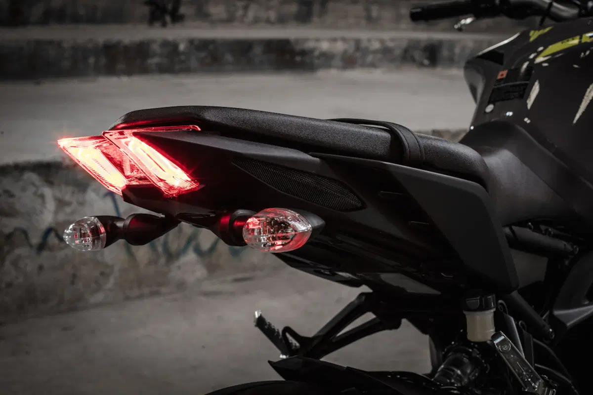 Yamaha MT-09 2017 (16)