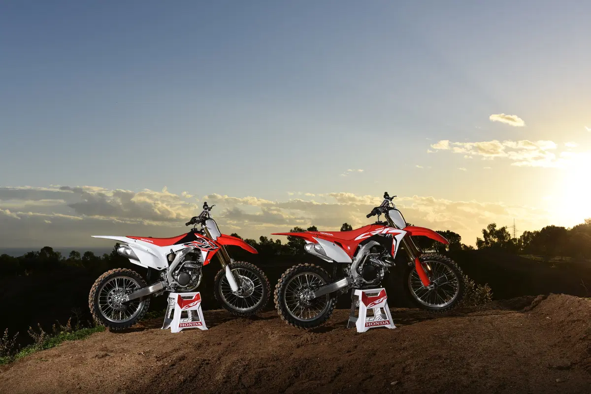 Honda CRF 450 R e CRF 450 RX m.y. 2017 (12)