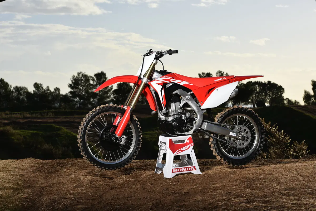 Honda CRF 450 R e CRF 450 RX m.y. 2017 (13)