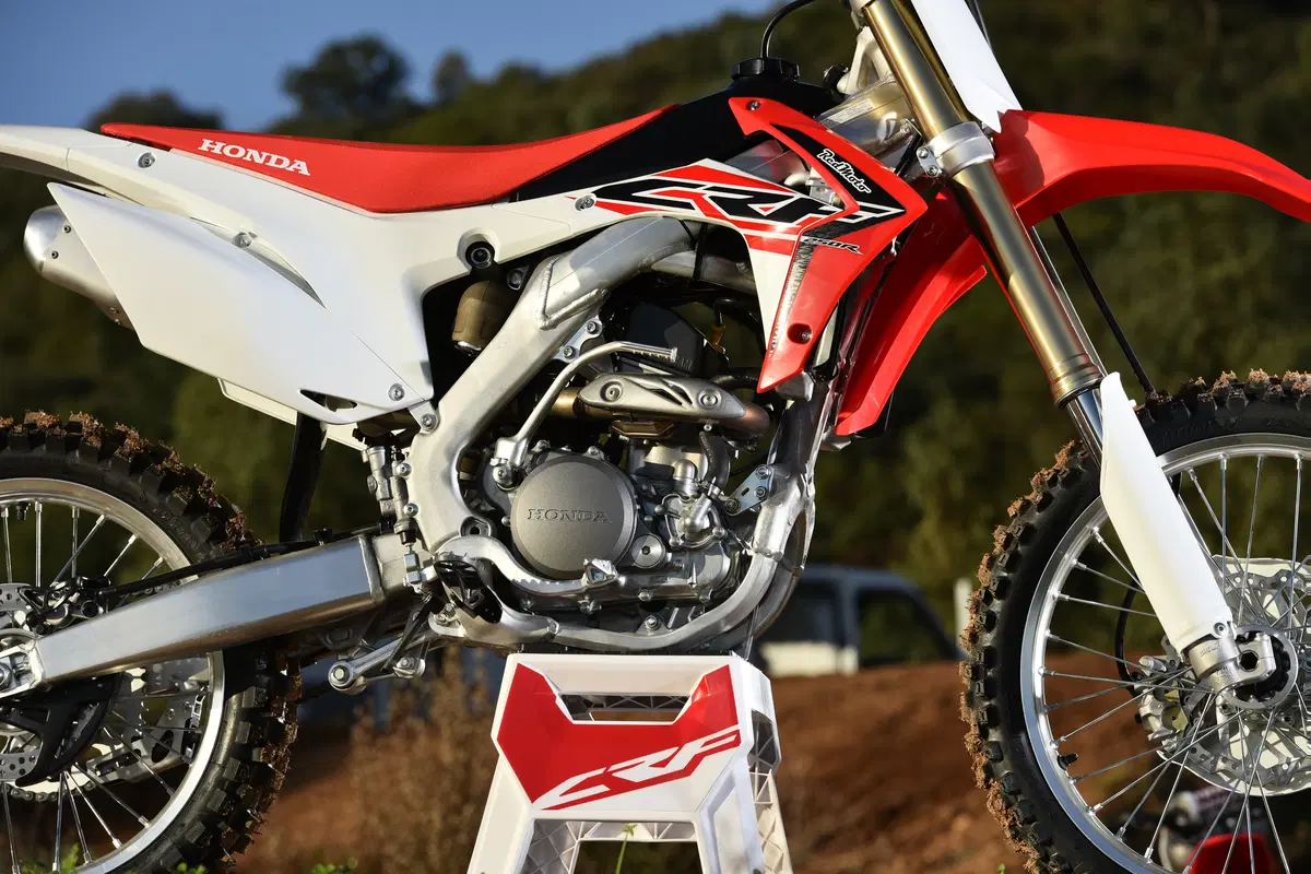 Honda CRF 450 R e CRF 450 RX m.y. 2017 (27)