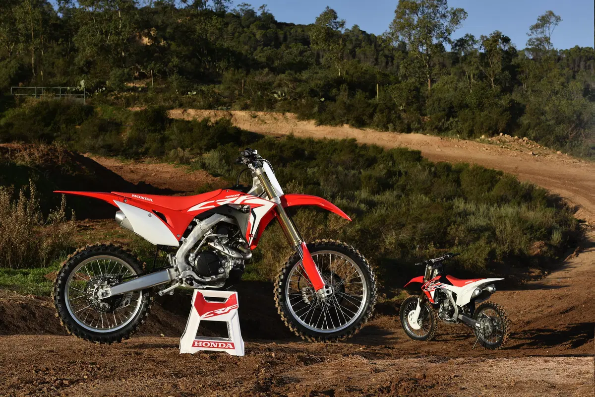 Honda CRF 450 R e CRF 450 RX m.y. 2017 (14)