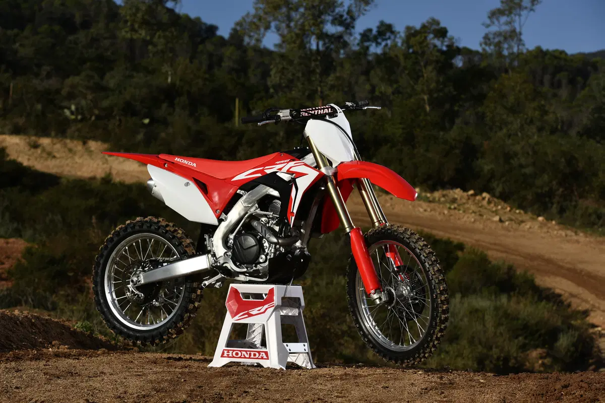 Honda CRF 450 R e CRF 450 RX m.y. 2017 (15)