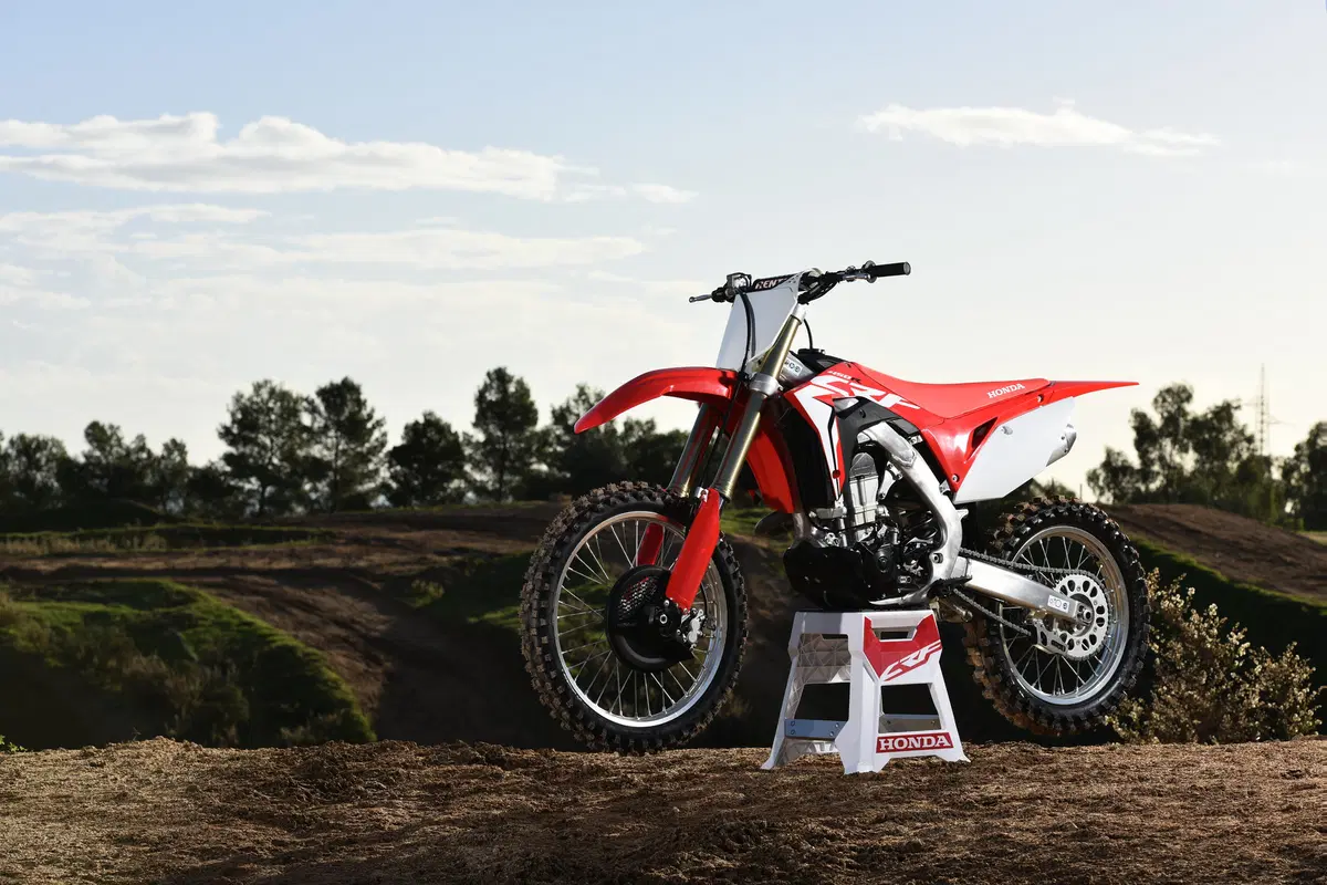 Honda CRF 450 R e CRF 450 RX m.y. 2017 (16)