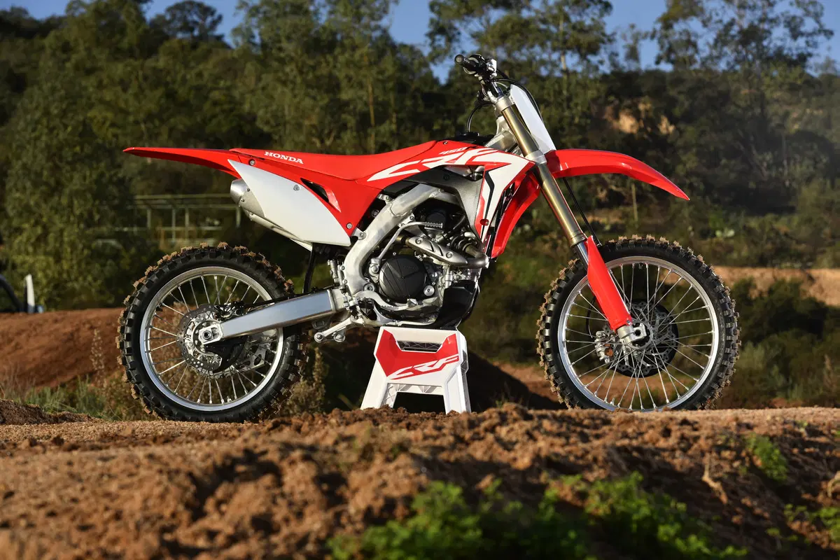 Honda CRF 450 R e CRF 450 RX m.y. 2017 (18)