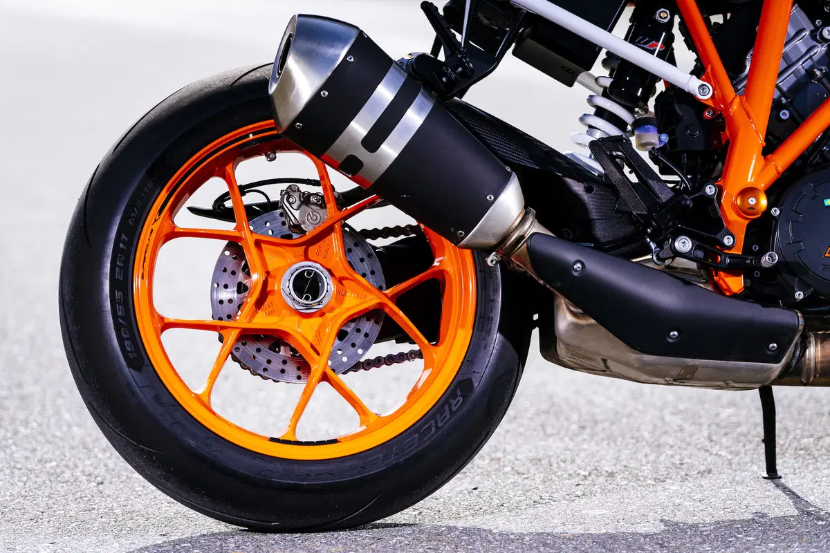 KTM SuperDuke 1290R 2017 (2)