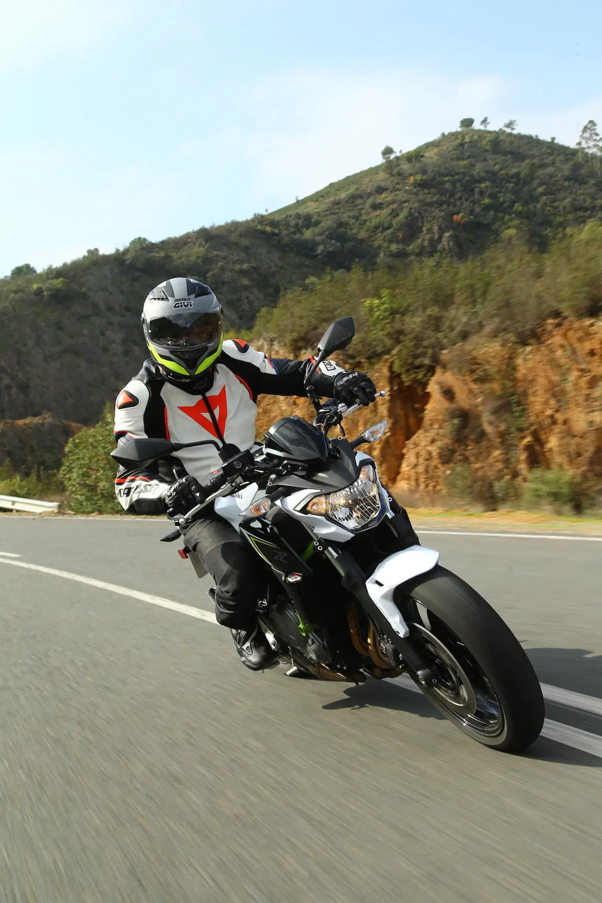Kawasaki Z650 2017 (3)