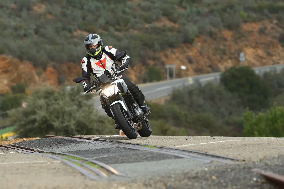 Kawasaki Z650 2017 (4)