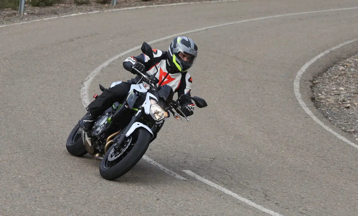 Kawasaki Z650 2017 (5)