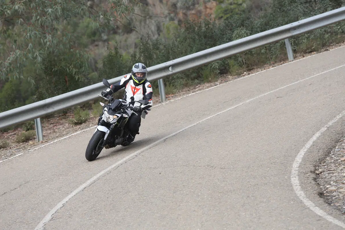 Kawasaki Z650 2017 (8)