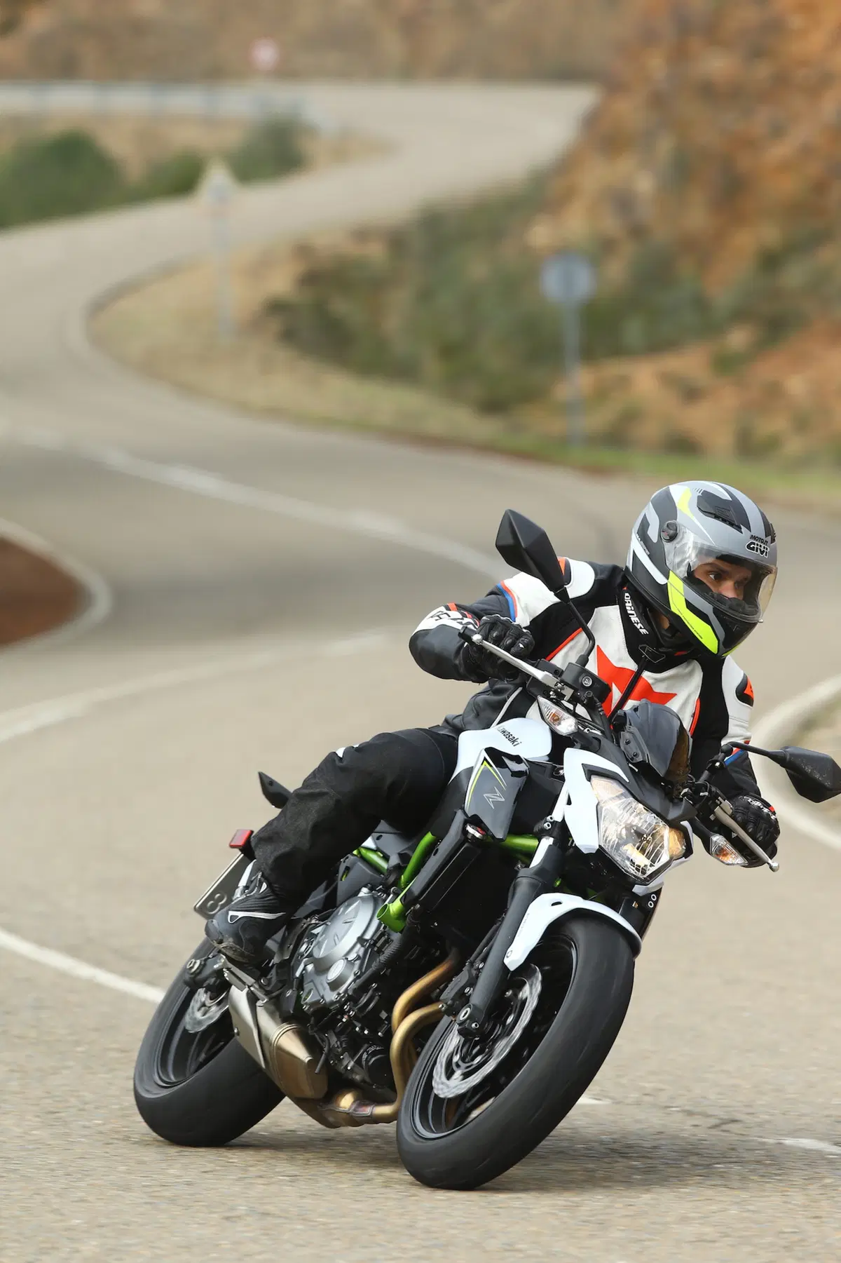Kawasaki Z650 2017 (10)