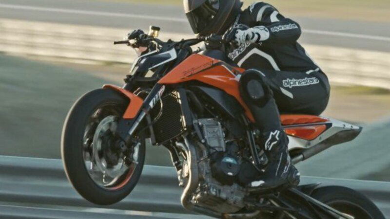 La devastante precisione della KTM 790 Duke