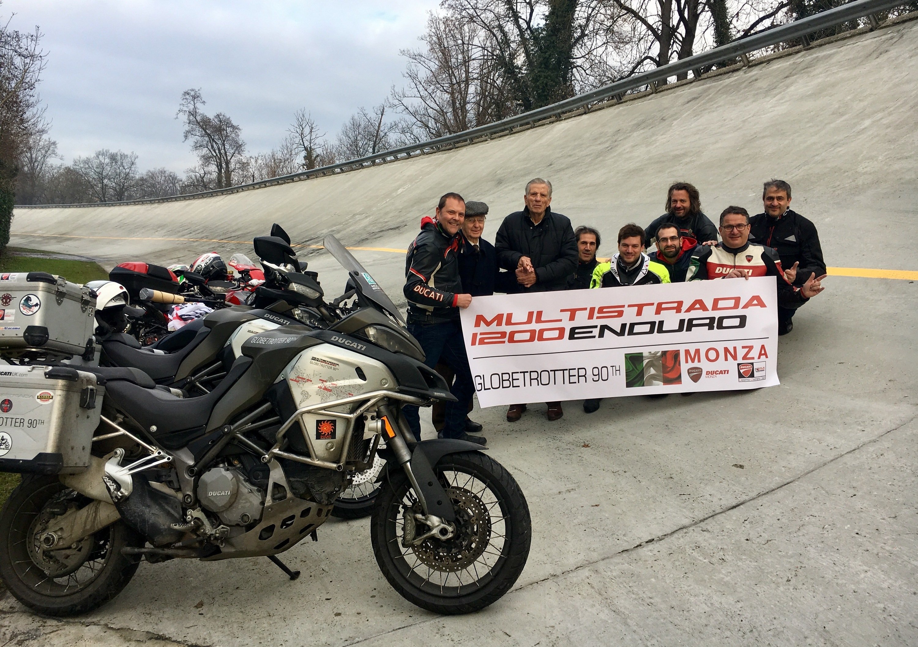 Ducati Globetrotter 90&deg;: concluso il giro del mondo con Multistrada 1200 Enduro