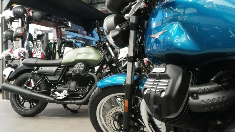 Roby's garage, 33 anni di passione Guzzi