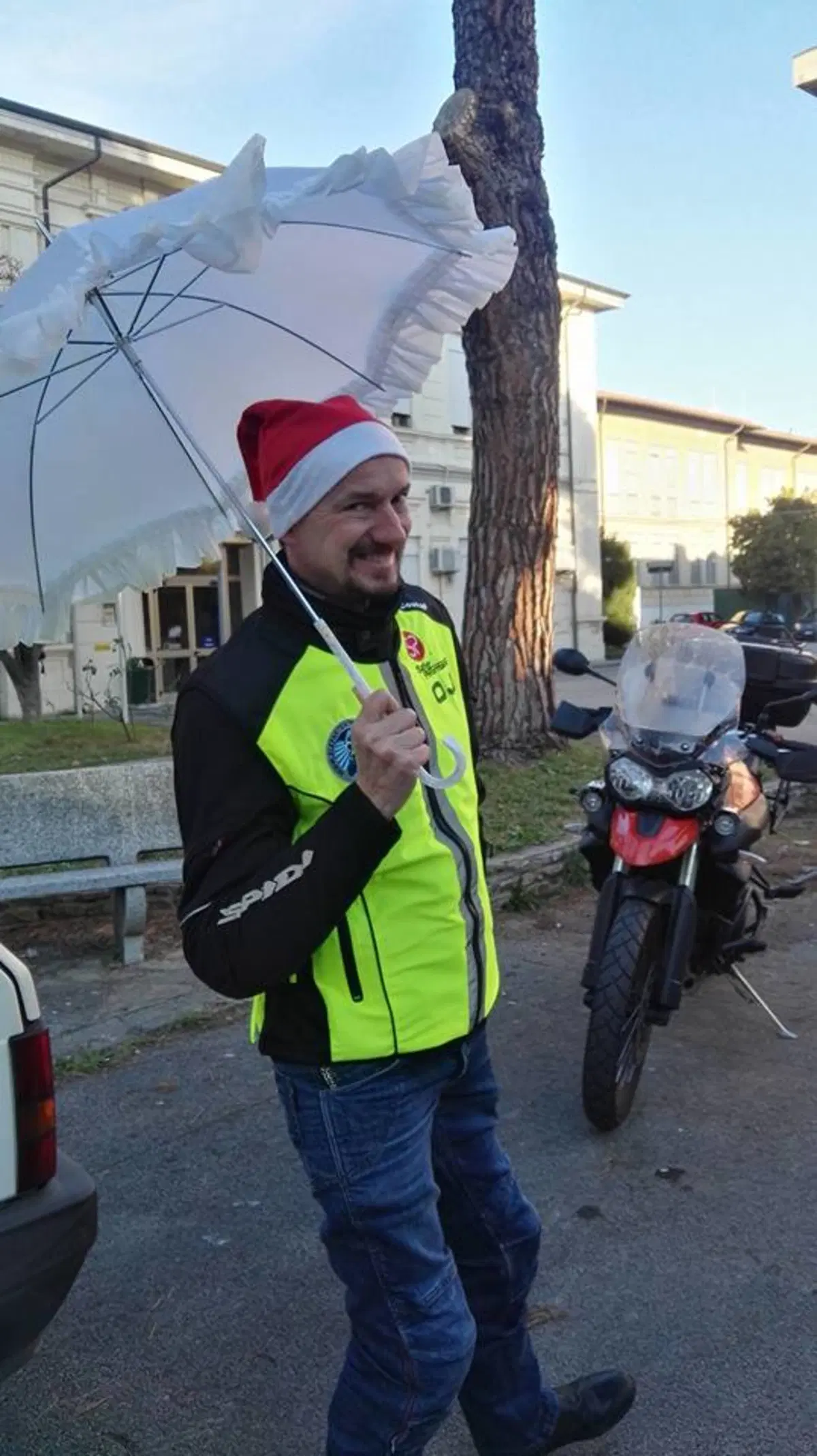 Ridolina porta le moto negli ospedali di Lucca e Pisa  (6)