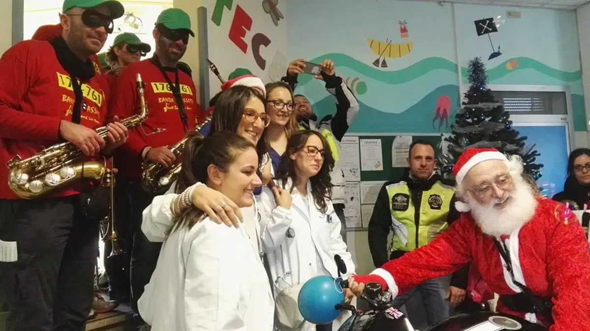 Ridolina porta le moto negli ospedali di Lucca e Pisa  (14)